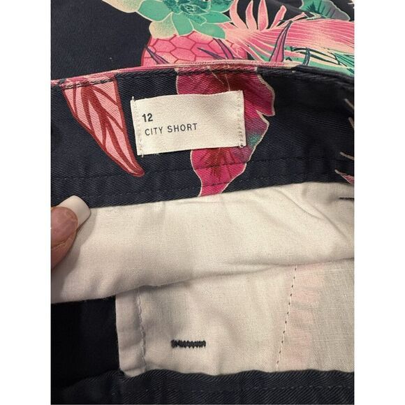 Gap City Short Navy Pink Tropical Floral Sz. 12 Mid Rise Vacation Summer - Picture 8 of 9